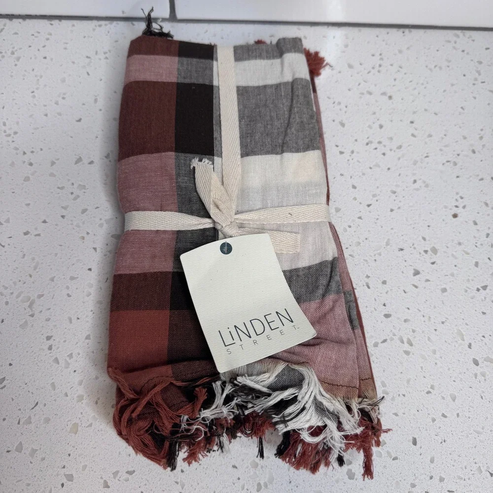 Linden Street Set of 4 Plaid Cloth Napkins Brown Terracotta Frayed Edge NWT